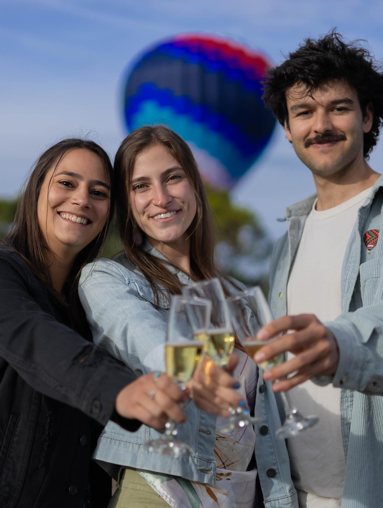 Balloon flight with breakfast in Cave